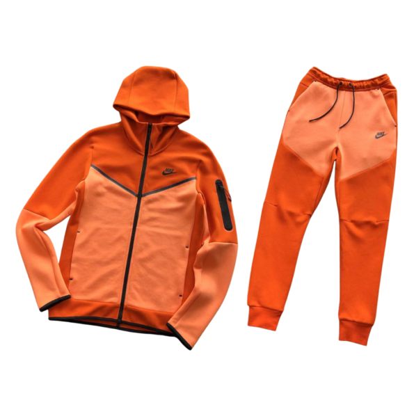 TECH FLEECE – ORANGE 2025