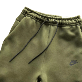 nk-tech-shorts-green-586908.png