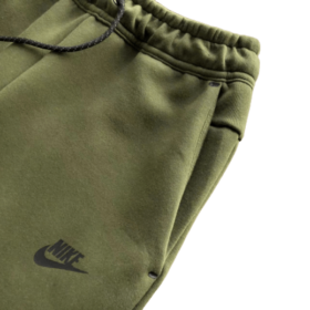 nk-tech-shorts-green-586908.png