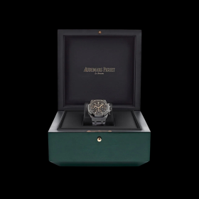 audemars-piguet-royal-oak-26240ce-oo-1225ce-01-selfwinding-chronograph-50th-anniversary-black-ceramic-2022-audemars-piguet-40707549397236_1280x_7e1cb9db-9d83-493f-8257-0b3ecc0da252_1024x (1)-Photoroom