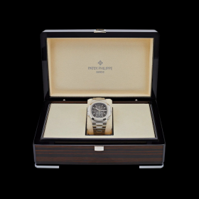 patek-philippe-nautilus-5990-1a-001-travel-time-chronograph-2018-patek-philippe-40711321780468_1280x_d109b229-d71c-4dfe-b142-3ef3a3967919_1024x-Photoroom